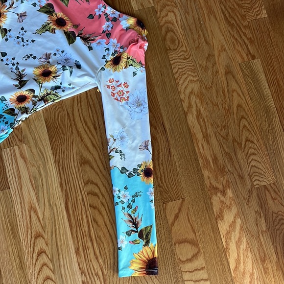 Agua Bendita Clara Sunshower One Piece Swimsuit Rash Guard Size Medium New - Picture 9 of 16